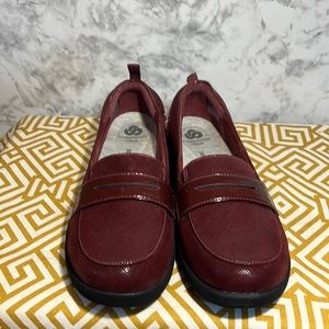 CLARKS Cloud Steppers Burgundy Ayla Form Slip On Loafers Size 9